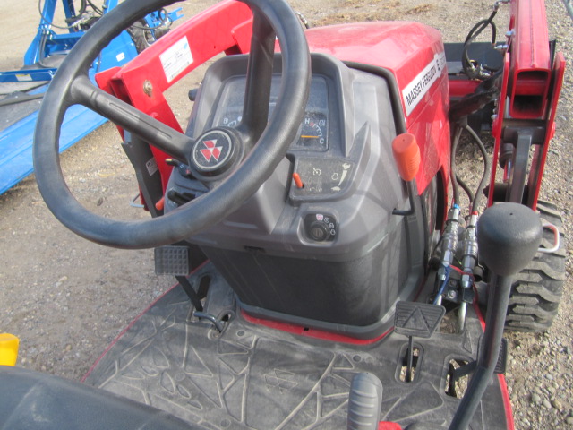 2023 Massey Ferguson GC1723E Tractor