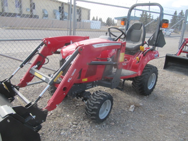 2023 Massey Ferguson GC1723E Tractor