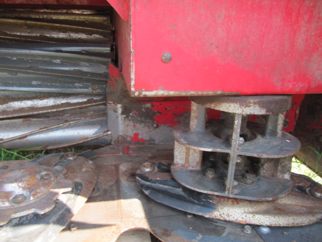 2019 Massey Ferguson 9286 Windrower Disc Header
