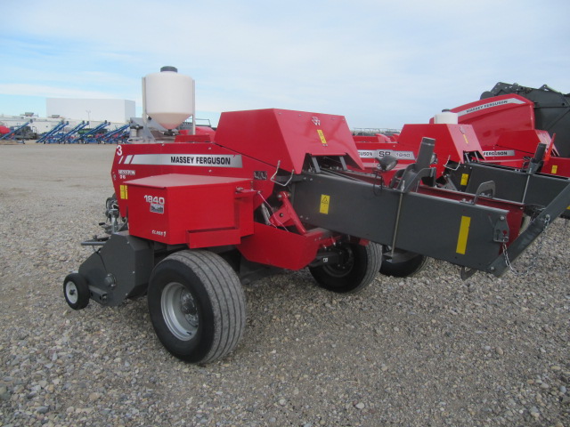 2020 Massey Ferguson 1840 Baler/Square