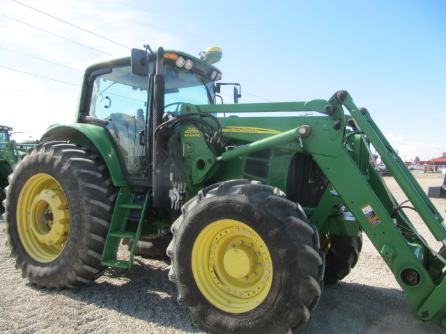 2011 John Deere 7530 Prem Tractor