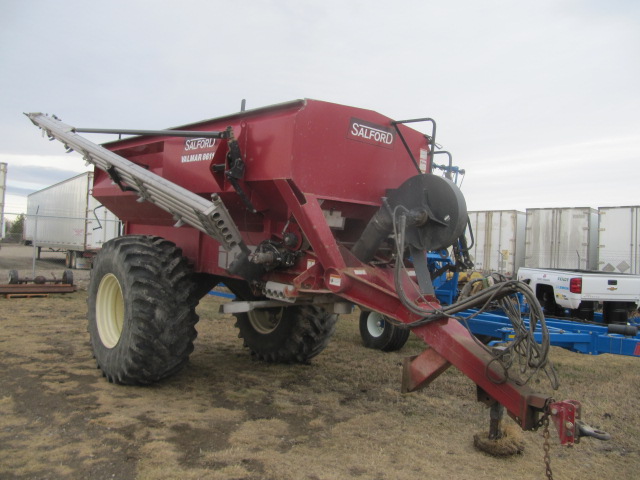 2019 Salford 8611 Fertilizer Spreader