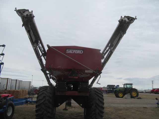 2019 Salford 8611 Fertilizer Spreader