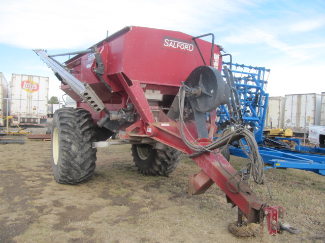 2019 Salford 8611 Fertilizer Spreader