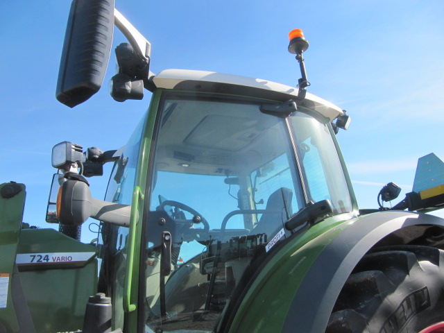2021 Fendt 724 Gen6 Tractor