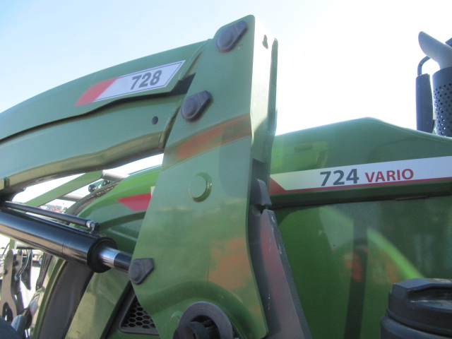 2022 Fendt 724S4 Tractor