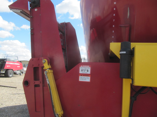 2022 Supreme 1200T TMR Mixer