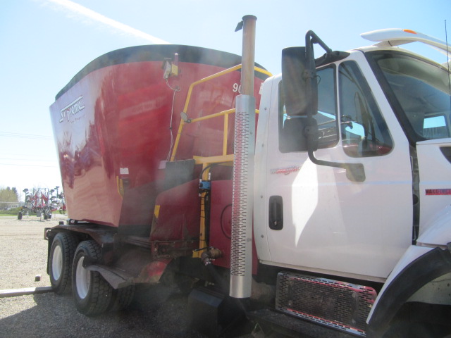 2010 Supreme 900T TMR Mixer