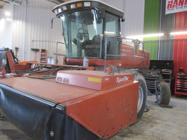 2009 Massey Ferguson 9635 Windrower