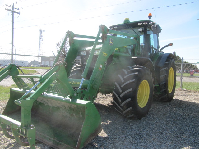 2013 John Deere 7230R Tractor