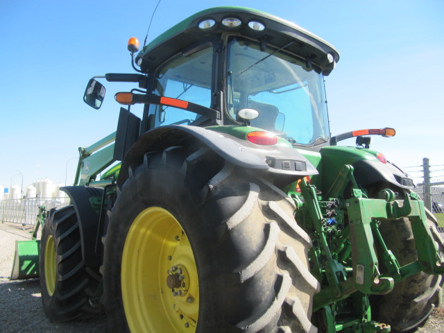 2013 John Deere 7230R Tractor