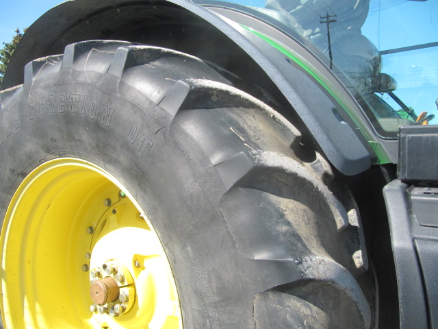 2013 John Deere 7230R Tractor