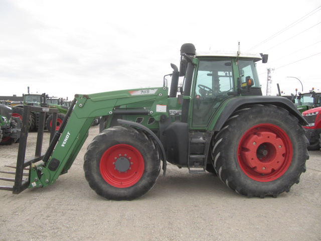 2011 Fendt 820 Tractor