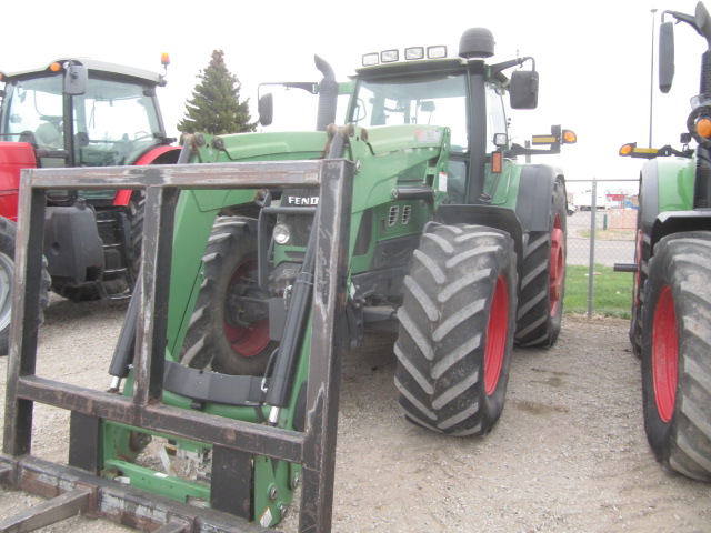 2011 Fendt 820 Tractor
