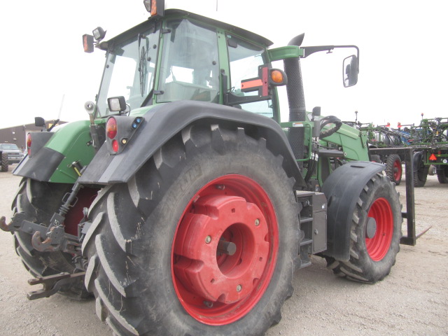 2011 Fendt 820 Tractor