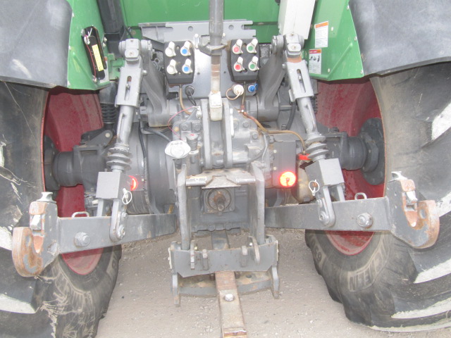 2011 Fendt 820 Tractor