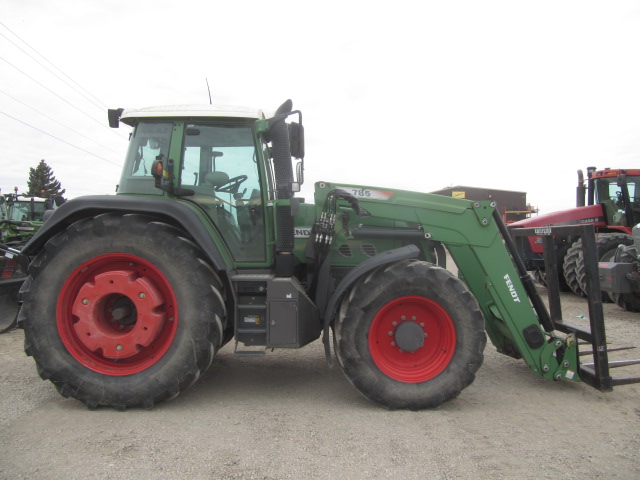 2011 Fendt 820 Tractor