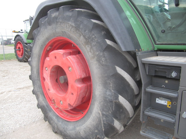 2011 Fendt 820 Tractor