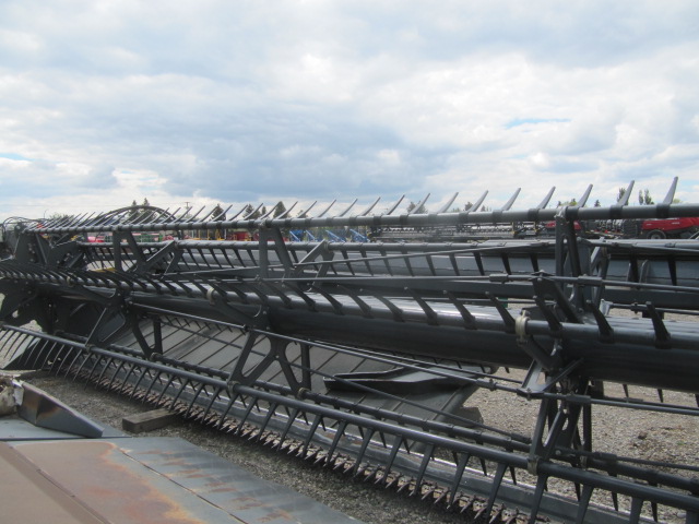2015 Massey Ferguson 5300-35 Windrower Draper Header