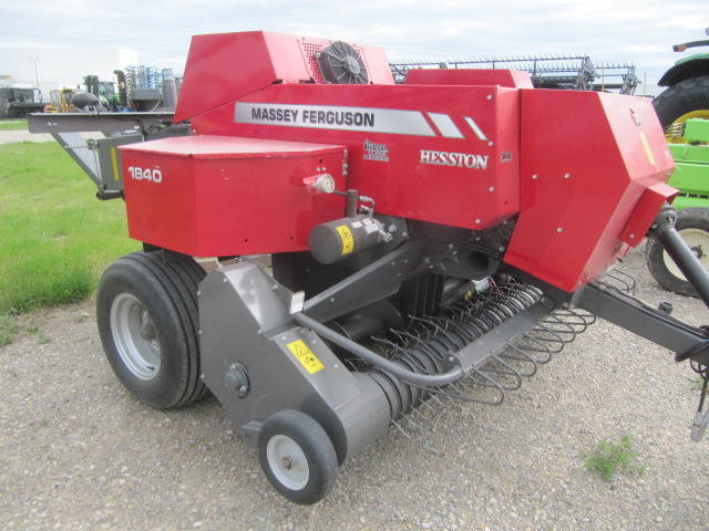 2022 Massey Ferguson 1840 Baler/Square