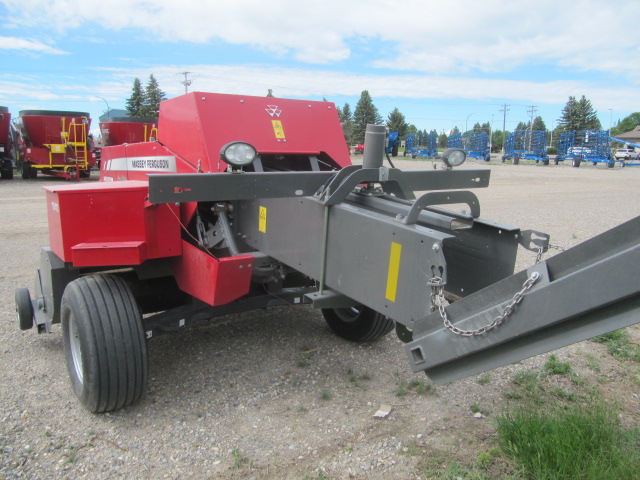 2022 Massey Ferguson 1840 Baler/Square