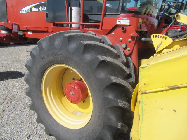 2007 New Holland HW365 Windrower