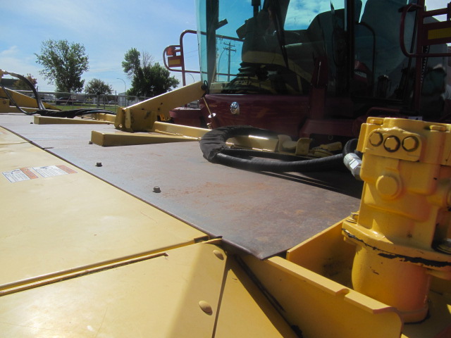 2007 New Holland HW365 Windrower