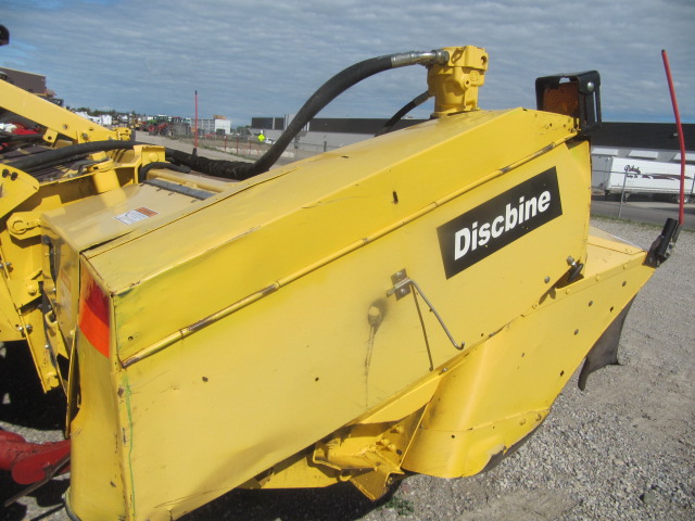 2007 New Holland HW365 Windrower