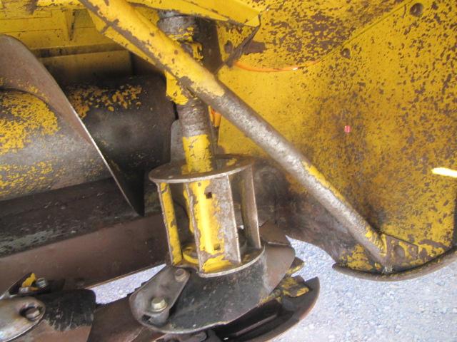 2007 New Holland HW365 Windrower