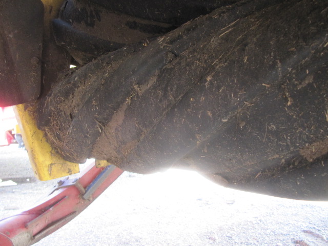 2007 New Holland HW365 Windrower
