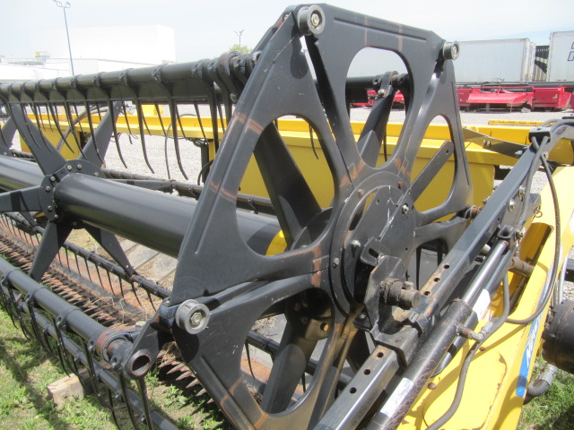 2007 New Holland HB0025 Windrower Draper Header