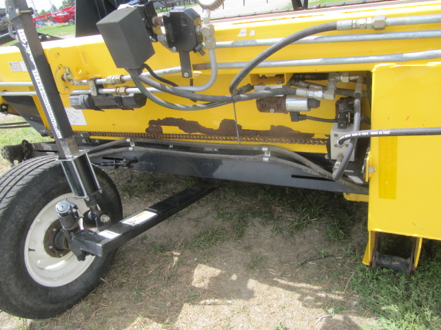 2009 New Holland HB0025 Windrower Draper Header