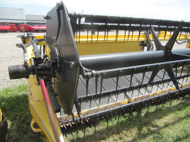 2009 New Holland HB0025 Windrower Draper Header