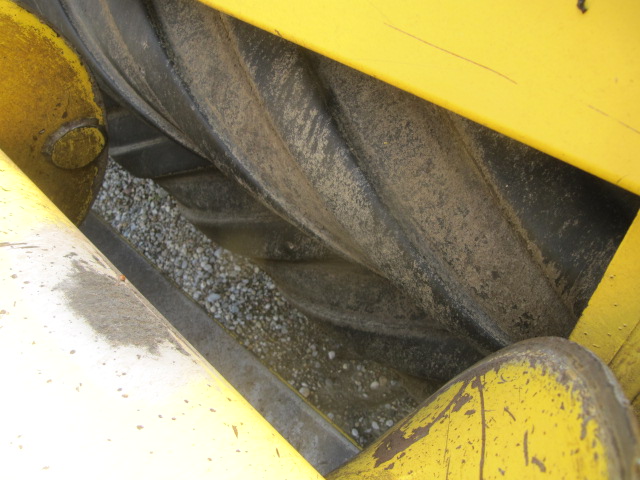 2009 New Holland H8040 Windrower