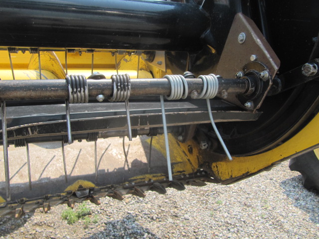 2009 New Holland H8040 Windrower