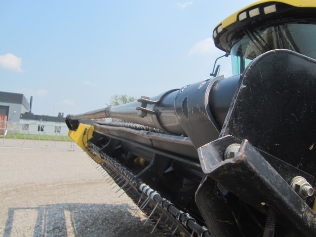 2009 New Holland H8040 Windrower