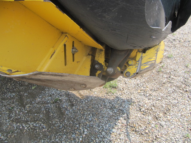 2009 New Holland H8040 Windrower