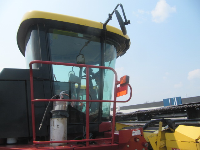 2009 New Holland H8040 Windrower