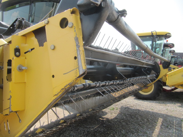 2009 New Holland H8040 Windrower