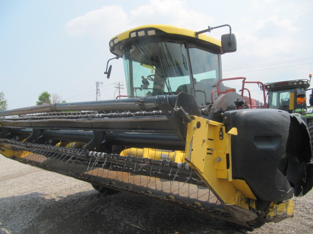 2009 New Holland H8040 Windrower
