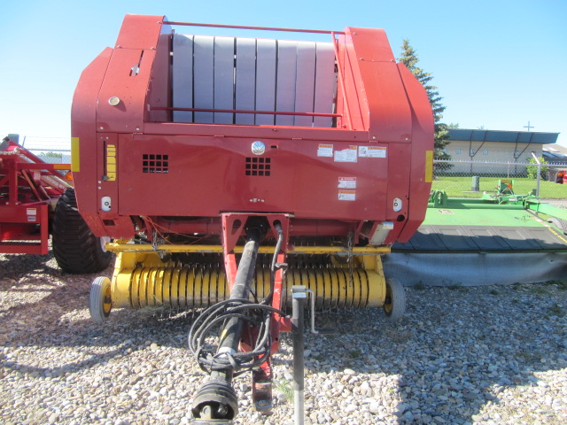 2009 New Holland BR7090 Baler/Round