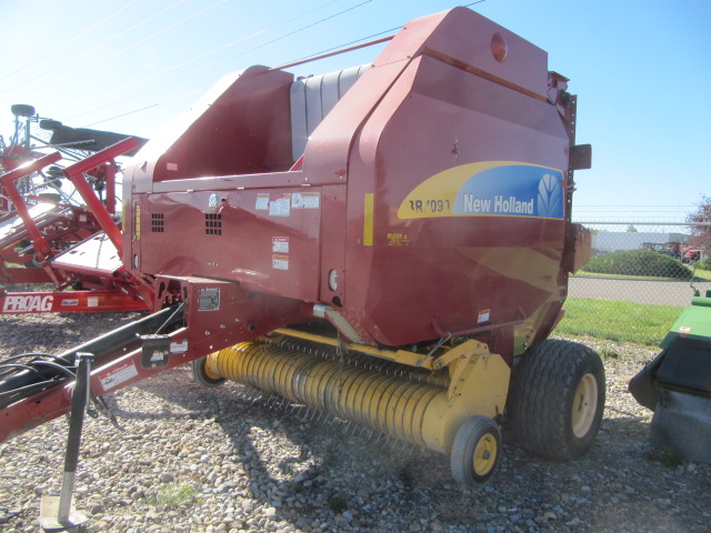 2009 New Holland BR7090 Baler/Round
