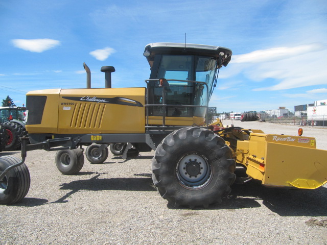 2013 Challenger WR9760 Windrower