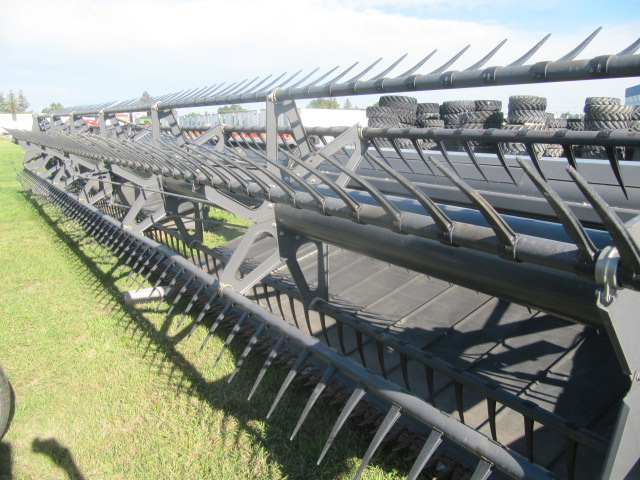 2015 Massey Ferguson 5300-35 Windrower Draper Header