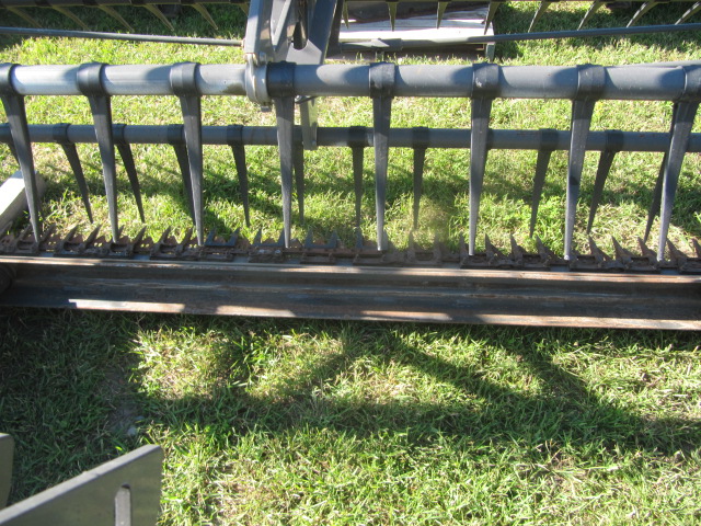 2015 Massey Ferguson 5300-35 Windrower Draper Header