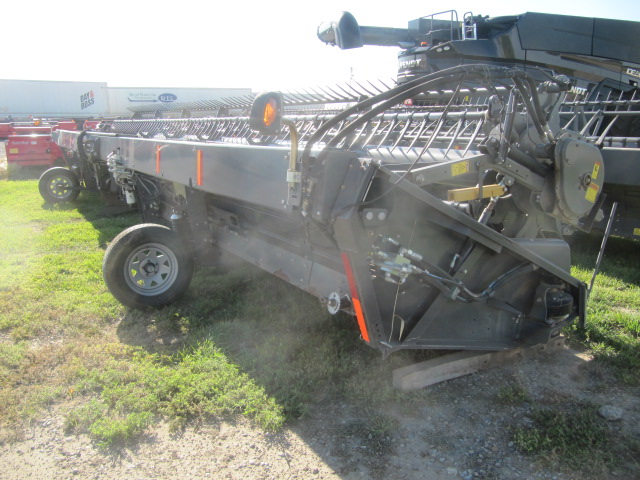 2015 Massey Ferguson 5300-35 Windrower Draper Header