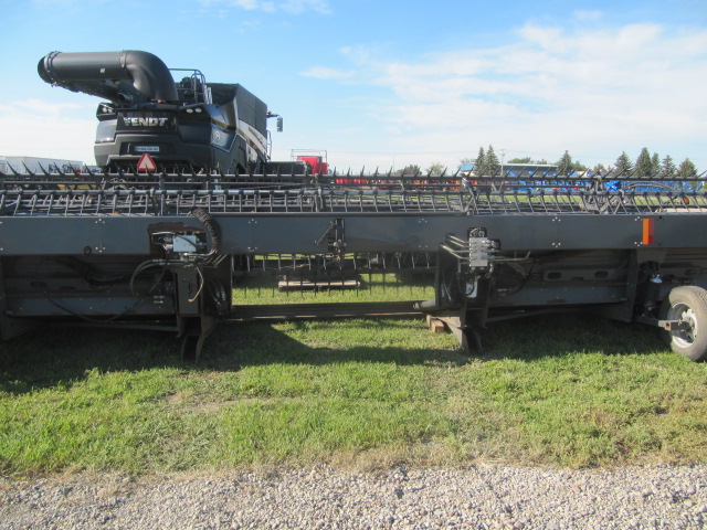 2015 Massey Ferguson 5300-35 Windrower Draper Header