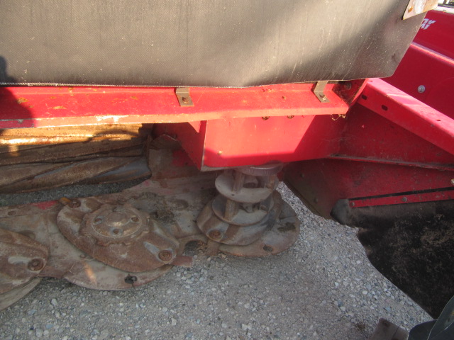 2018 Massey Ferguson 9286 Windrower Disc Header