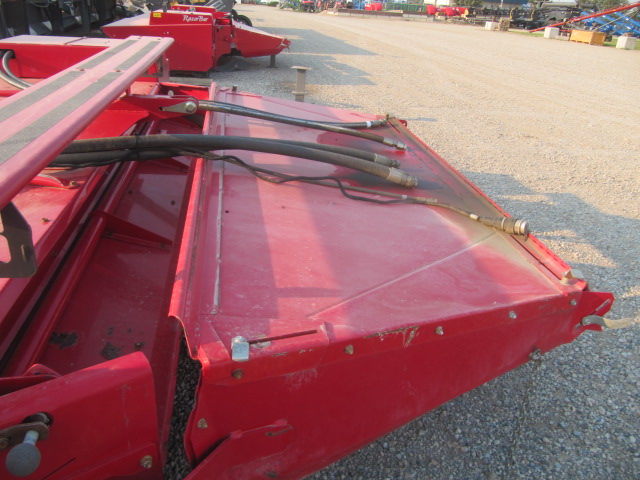 2018 Massey Ferguson 9286 Windrower Disc Header