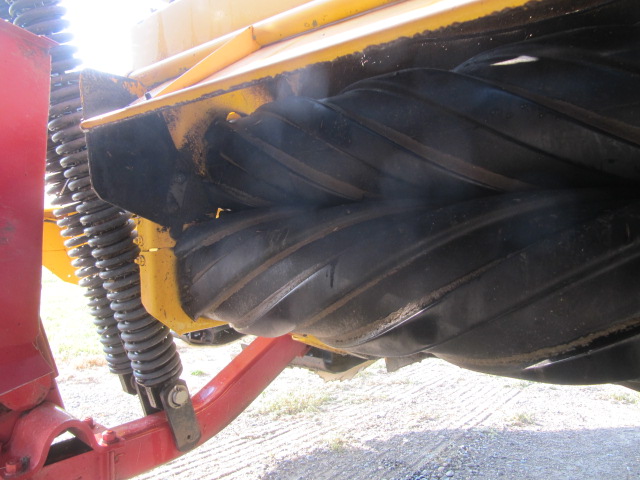 2006 New Holland 1475 Mower Conditioner
